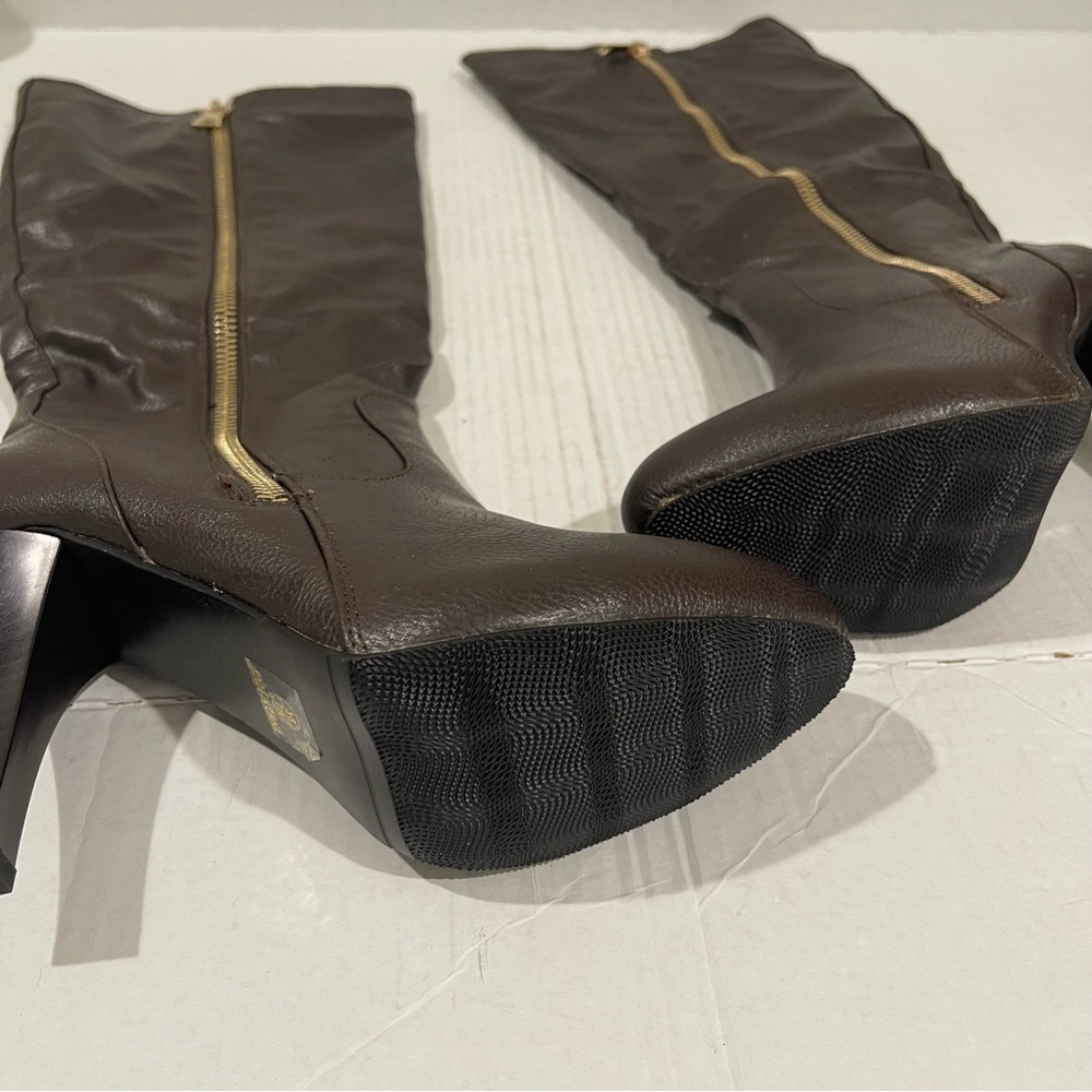Women’s Reneeze Brown Faux Leather Heel Boots Size 7 US! - Picture 6 of 12